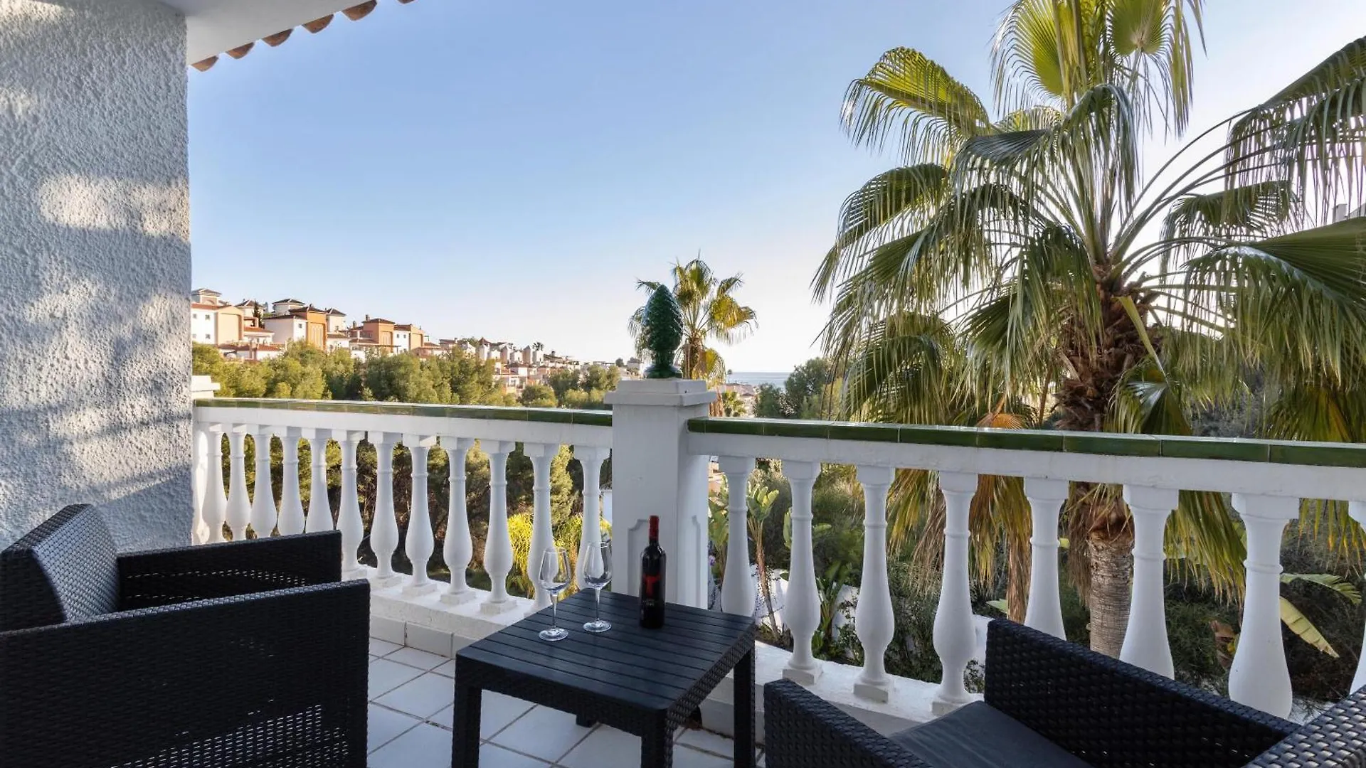 Villa Nerja 0*,
